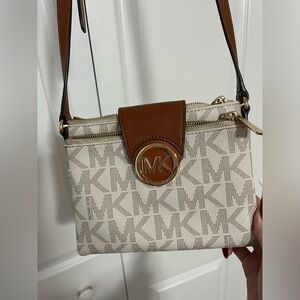 Micheal kor crossbody